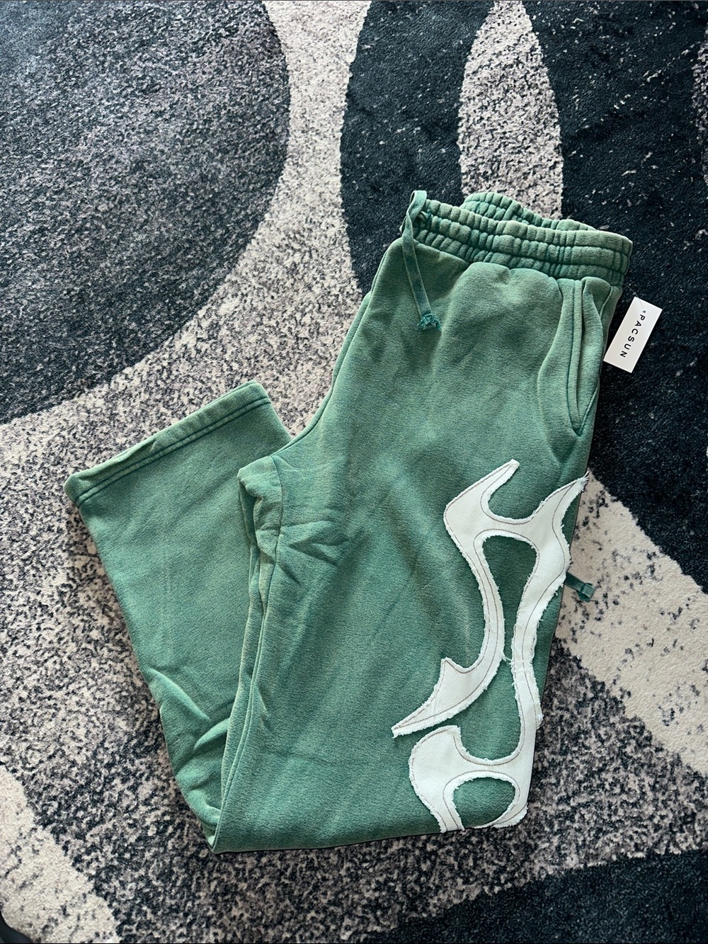 PacSun Men Green Sweatpants with White Flame Appliqué